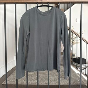 Gray long sleeve T-shirt